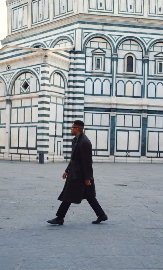 @ontarioarmstrong wearing IKIJI coat and blend with the Florence.